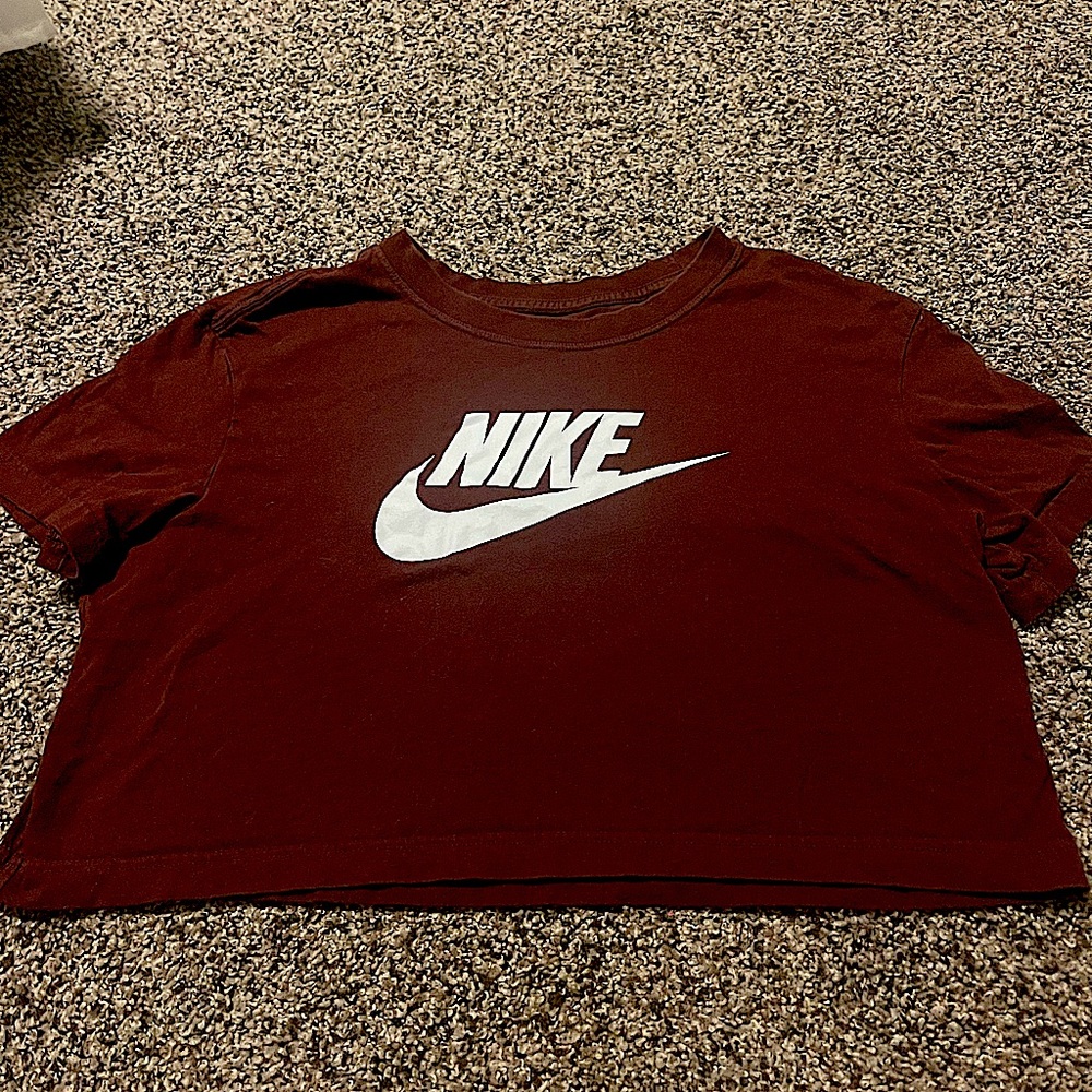 Maroon Nike crop top. Loose fit. Never worn! Size small!